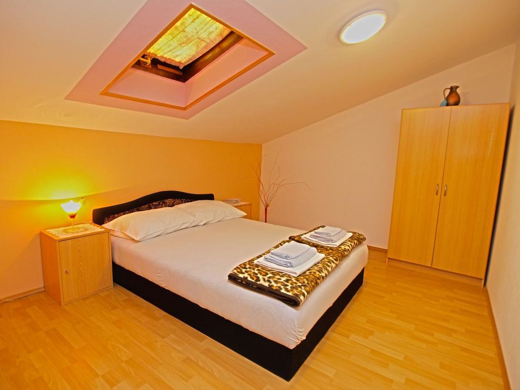Apartments Denis 19 Fazana Exterior photo