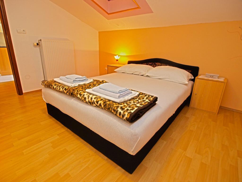 Apartments Denis 19 Fazana Exterior photo