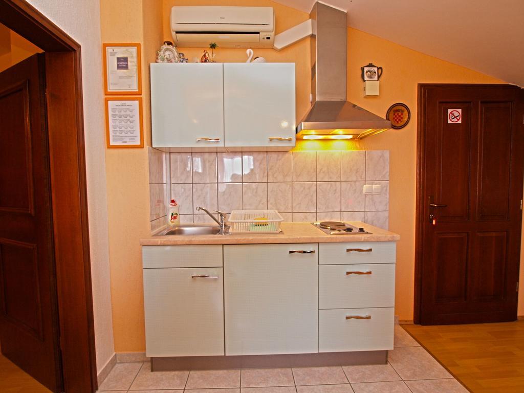 Apartments Denis 19 Fazana Exterior photo