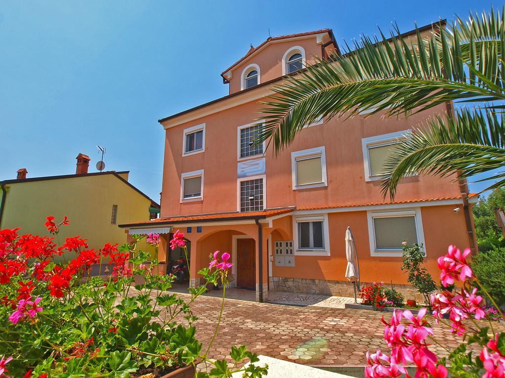 Apartments Denis 19 Fazana Exterior photo