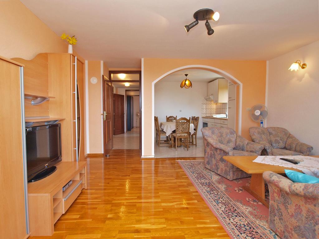 Apartments Denis 19 Fazana Exterior photo