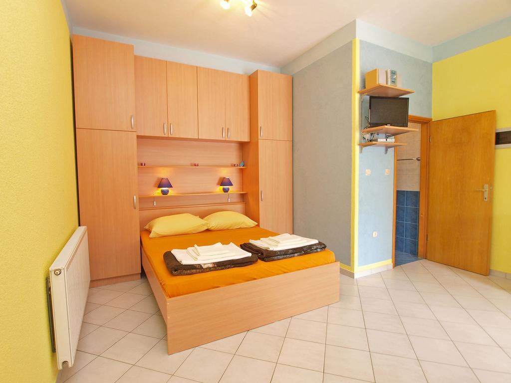 Apartments Denis 19 Fazana Exterior photo