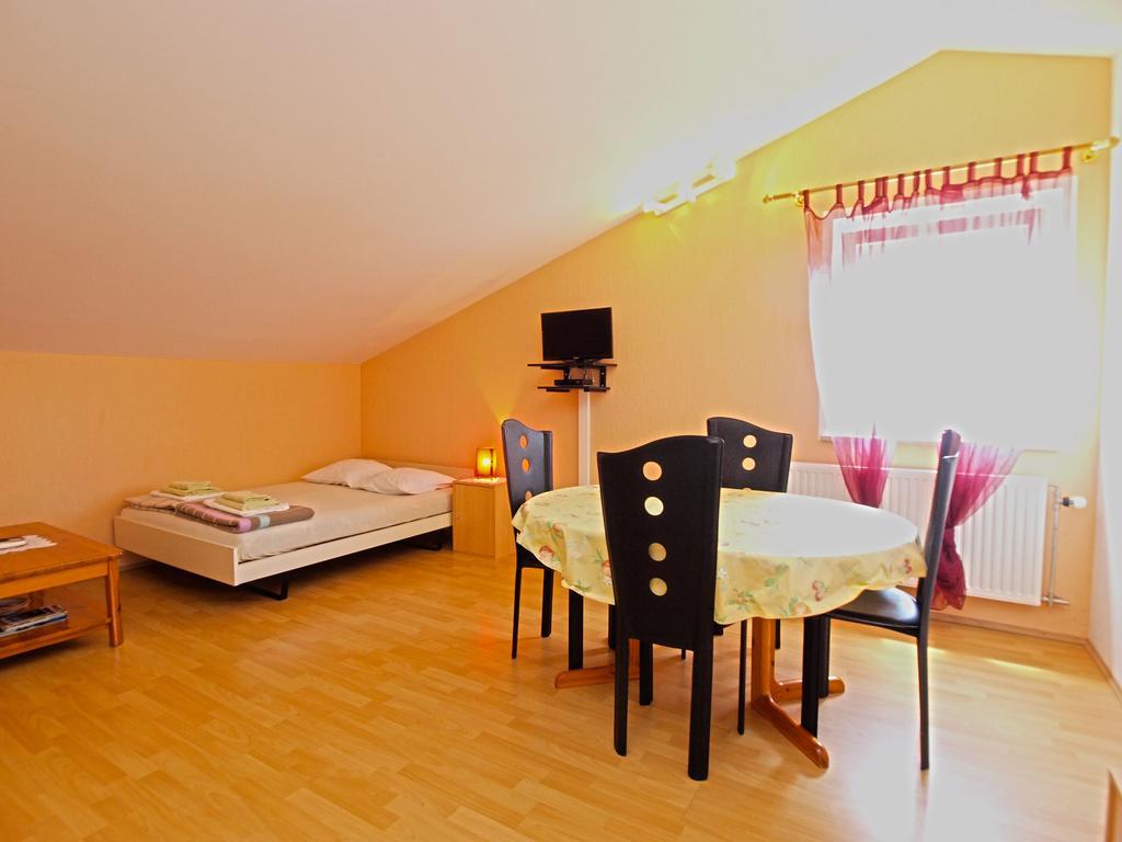 Apartments Denis 19 Fazana Exterior photo